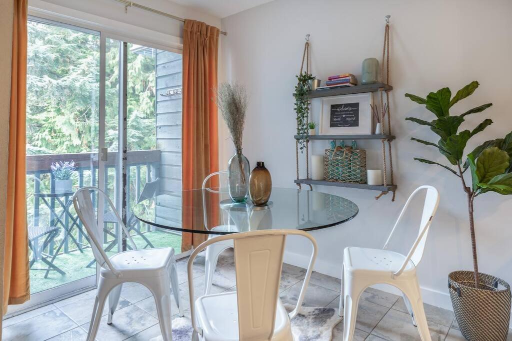 Updated Whistler Creekside Studio With Free Parking Exterior photo