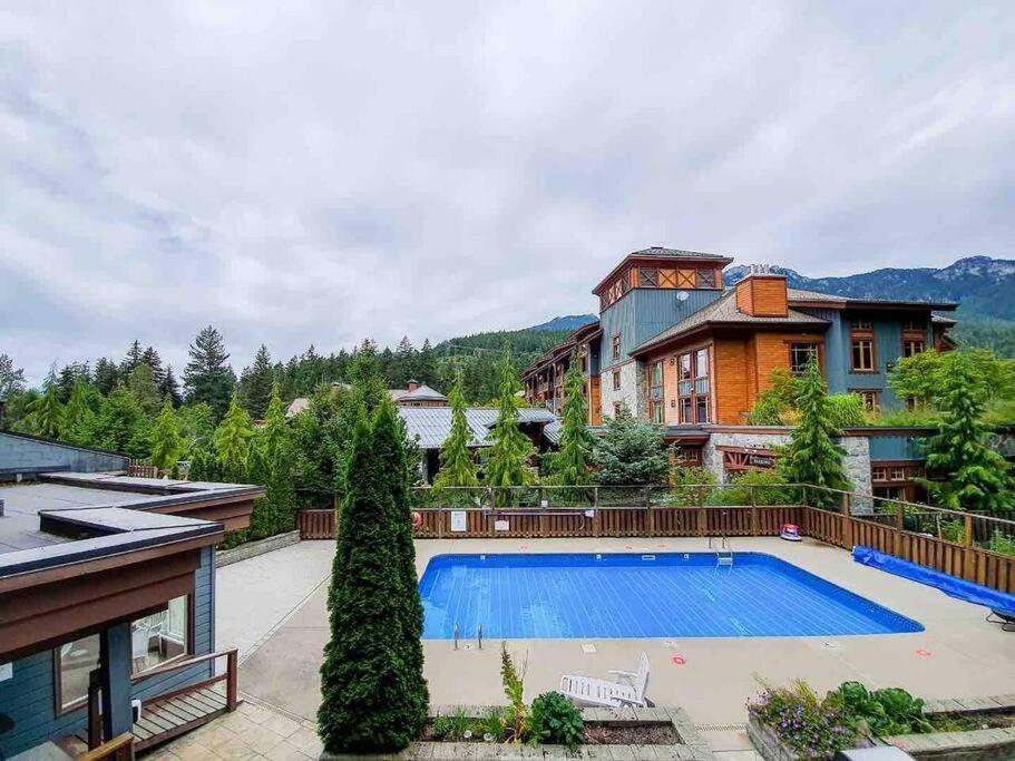 Updated Whistler Creekside Studio With Free Parking Exterior photo