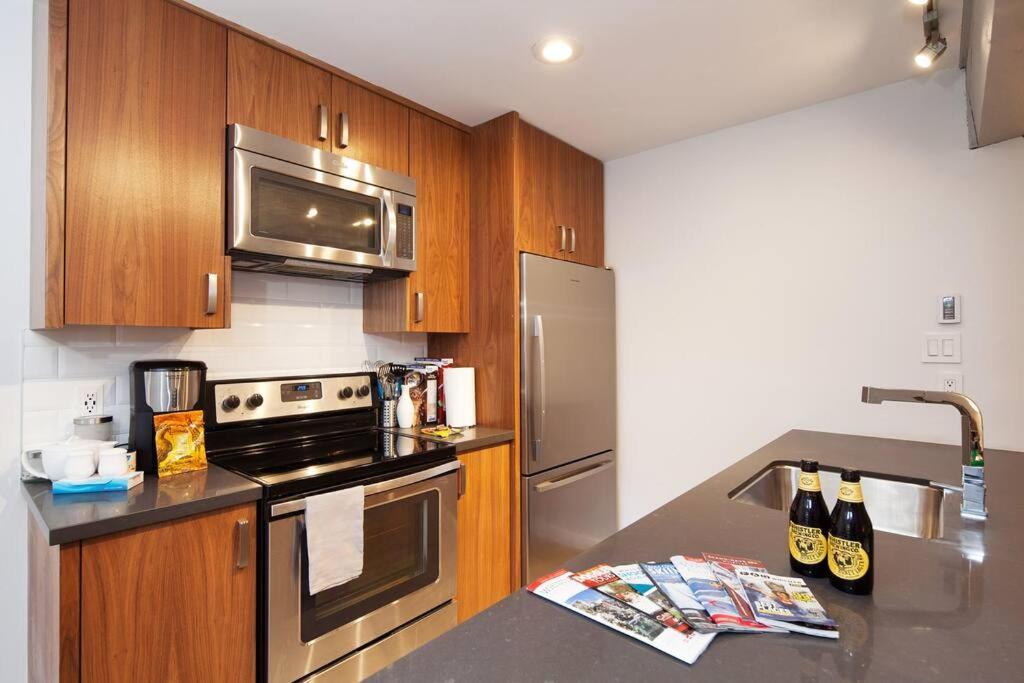 Updated Whistler Creekside Studio With Free Parking Exterior photo